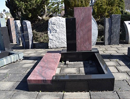 Grabmale, Grabsteine und Urnenplatten aus regionalem Granit von Alexander Aupperle, altdorf