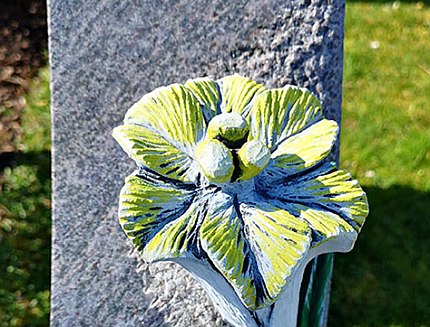 Grabmale, Grabsteine und Urnenplatten aus Naturstein von Alexander Aupperle, altdorf